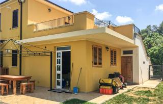 Lovely Home In Roseto Degli Abruzzi - 8