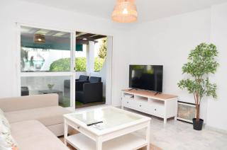 Casa 70, dúplex en Urbanización Lunamar by LaRomanaMarbella - 1