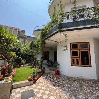 Travel curiosity Homestay - Alwar - 0