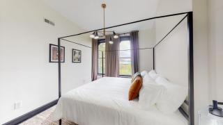 Stylish 2nd Floor Apartment with Pool Table Office Space near Churchill Downs - Louisville - 3
