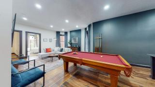 Stylish 2nd Floor Apartment with Pool Table Office Space near Churchill Downs - Louisville - 1