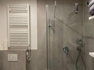 NEU Suite Perlago, Whirlpool & Seeblick - Tignale - 7
