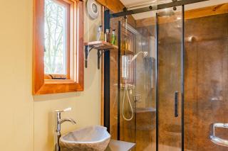 Bertha Shepherd's Hut - Lydney - 2