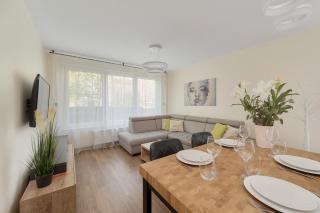 Lokum Vena Apartment with Terrace & Parking Wrocław by Noclegi Renters - 2