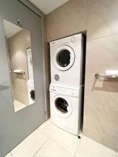 Pandanas Apt 8 18th fl Sunrise and Harbour Views - 2