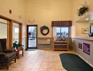 Super 8 by Wyndham Ottawa Starved Rock - 8