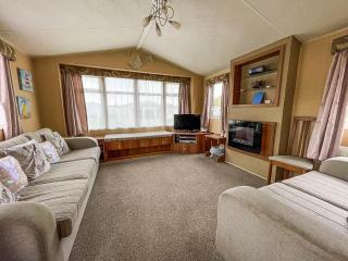 Superb Caravan At Kessingland Beach In Suffolk, Sleeps 8 Ref 90015Bc - 8