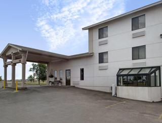 Super 8 by Wyndham Havre - 9