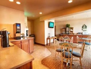 Super 8 by Wyndham Havre - 7