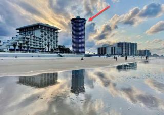 2 Bedroom 2 bath Condo on the Beach on the 8th Floor - 9