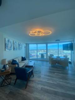 2 Bedroom 2 bath Condo on the Beach on the 8th Floor - Daytona Beach - 8