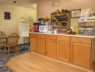 Days Inn by Wyndham Monticello - Monticello - 7