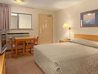 Super 8 by Wyndham Fallon - Fallon - 1