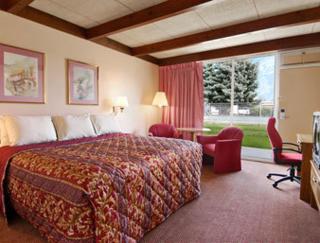 Days Inn by Wyndham Niles - 5