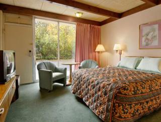 Days Inn by Wyndham Niles - 4