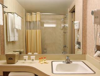 Days Inn by Wyndham Niles - 2
