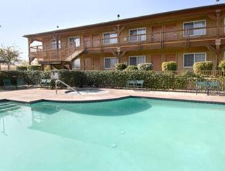 Days Inn by Wyndham Lebec - Grapevine - 6