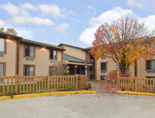 Super 8 by Wyndham Columbia Clark Lane - 9