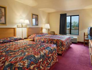 Super 8 by Wyndham Columbia Clark Lane - 3