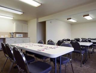 Super 8 by Wyndham Giddings - Giddings - 6