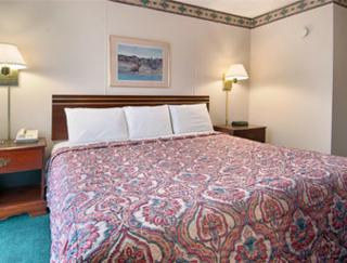 Rodeway Inn - 4