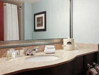 Holiday Inn Express Fayetteville Fort Bragg by IHG - Fayetteville - 2