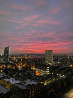 Riverview Amazing 2Bed 2Bath Apt wParking Sleeps 6 Comfortably - 9