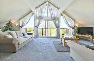 Puffin Hot tub Lodge, 4 bedrooms Resort, Pool,Gym,Bar - 8