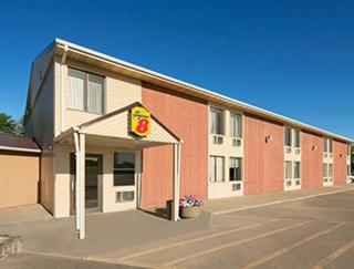 Super 8 by Wyndham Redfield - 4