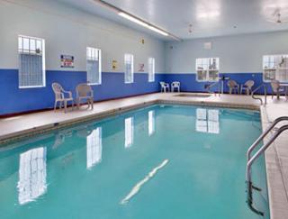 Super 8 by Wyndham Devils Lake - Devils Lake - 6