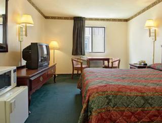 Super 8 by Wyndham Rock Port MO - Rock Port - 4