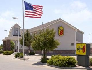 Super 8 by Wyndham Windsor - 9