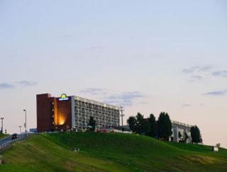 Days Inn & Suites by Wyndham Sutton Flatwoods - Sutton - 9