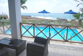 Sea Front Villa, Heated Private Pool, Amazing location Paphos 323 - Kissonerga - 2