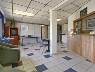 Days Inn by Wyndham Great Bend - 7