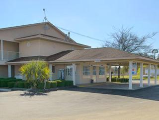 Super 8 by Wyndham Madison - 9