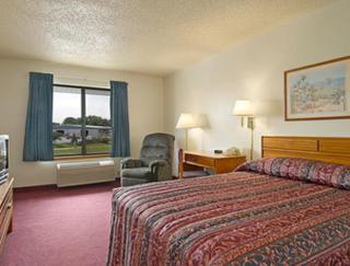 Super 8 by Wyndham Watertown WI - Watertown - 3
