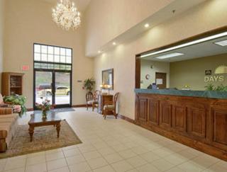 Magnuson Hotel West Liberty - 8