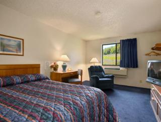 Super 8 by Wyndham Delmont - Delmont - 5