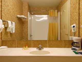 Days Inn & Suites by Wyndham Wynne - 3