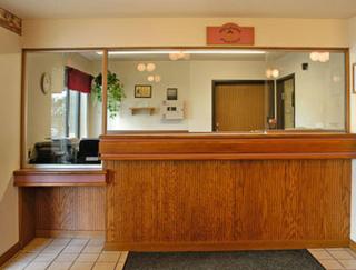 Super 8 by Wyndham Cloquet - 3