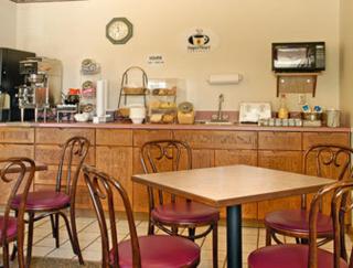 Super 8 by Wyndham Cloquet - 2