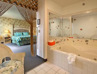 Super 8 by Wyndham Cloquet - 1