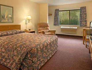 Super 8 by Wyndham Cloquet - 6