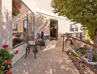 Super 8 by Wyndham Toledo - Toledo - 4