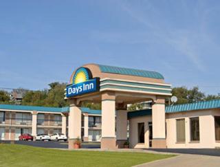 Days Inn by Wyndham Okemah - 9