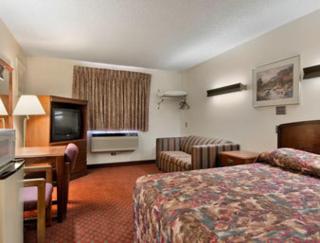 Super 8 by Wyndham Longmont/Del Camino - Longmont - 5
