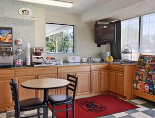 Americas Best Value Inn Tucker - Tucker - 4