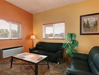 Travelodge by Wyndham Loveland/Fort Collins Area - 8