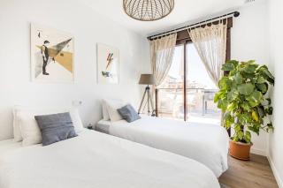 Luxury Designer Apartment - Unbeatable Sea Views - 7